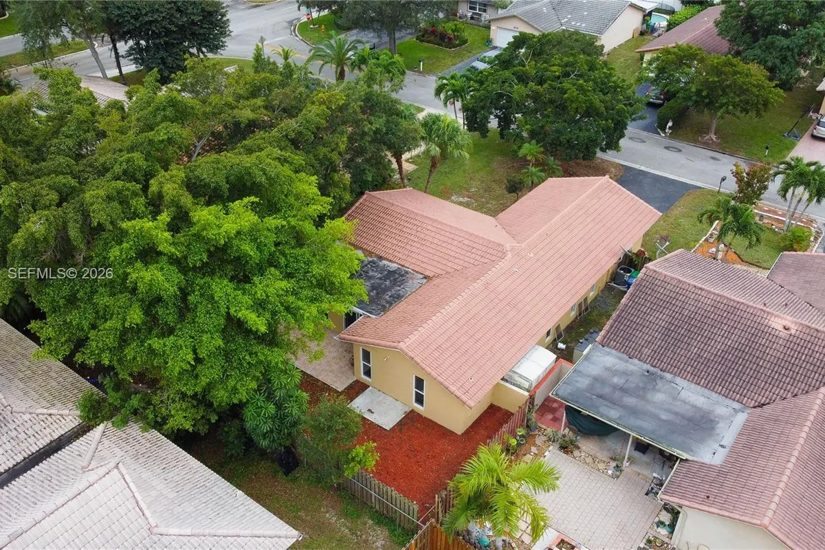 8915 NW 26th Ct, Coral Springs FL 33065