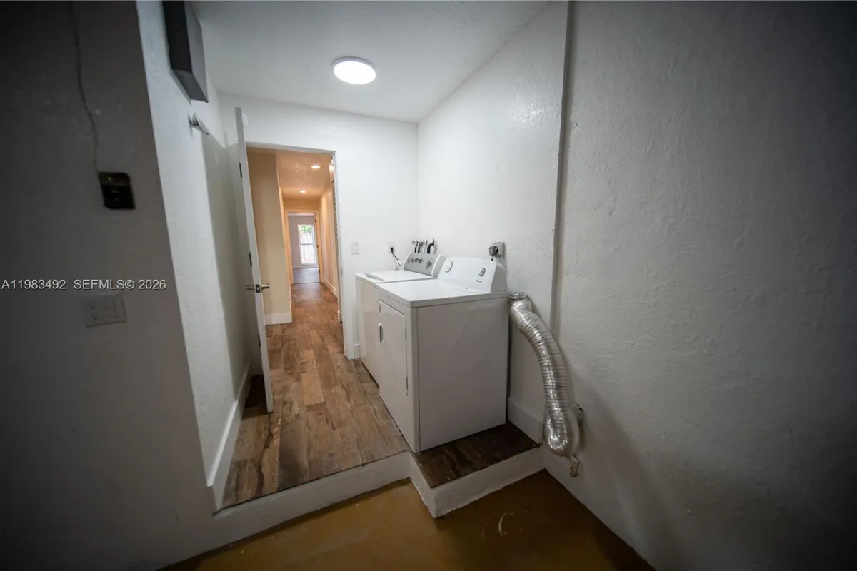 8915 NW 26th Ct, Coral Springs FL 33065