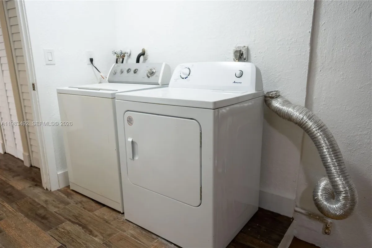 8915 NW 26th Ct, Coral Springs FL 33065