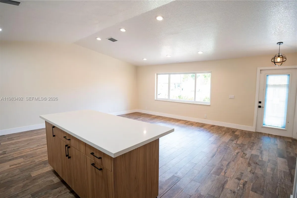 8915 NW 26th Ct, Coral Springs FL 33065