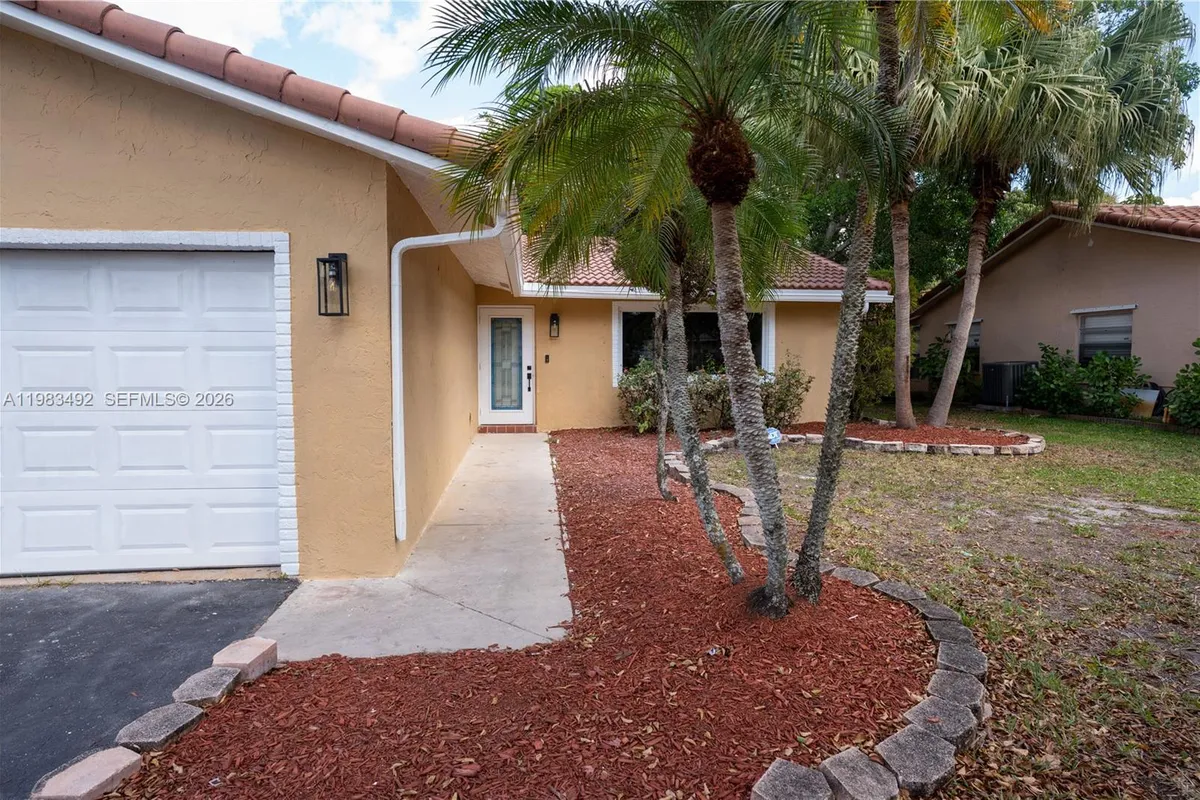 8915 NW 26th Ct, Coral Springs FL 33065