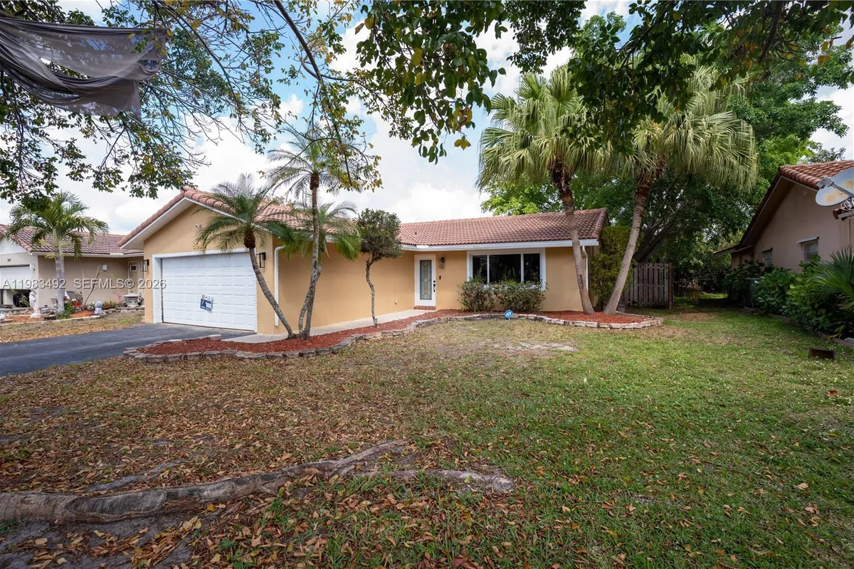 8915 NW 26th Ct, Coral Springs FL 33065