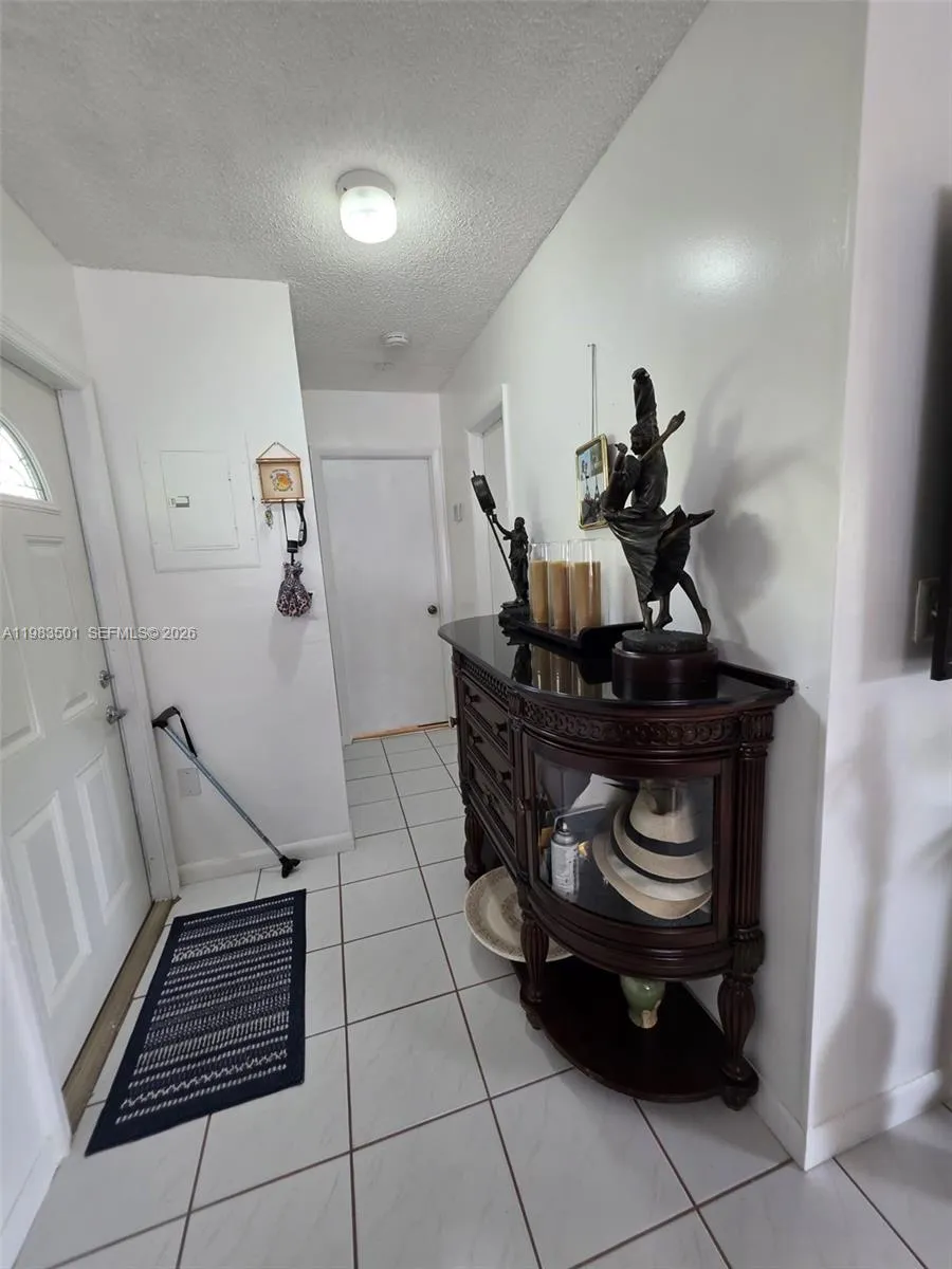 11173 NW 7th St # 18, Miami FL 33172