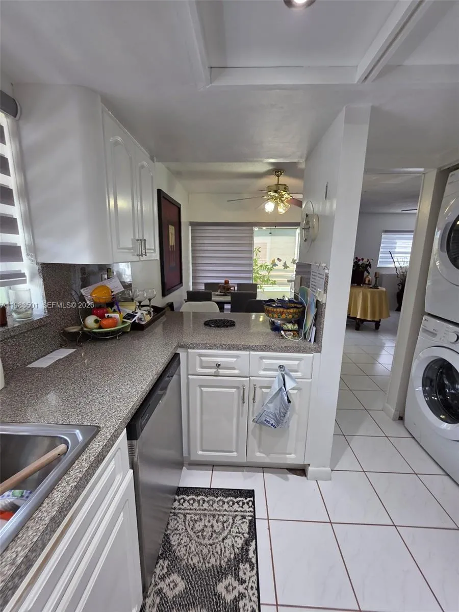 11173 NW 7th St # 18, Miami FL 33172