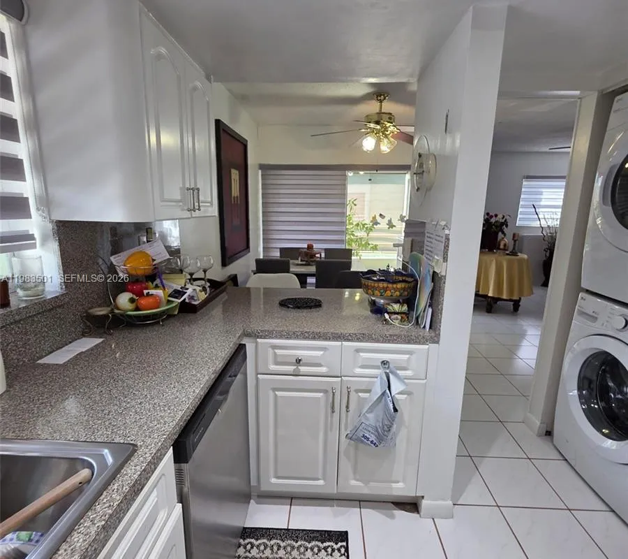 11173 NW 7th St # 18, Miami FL 33172