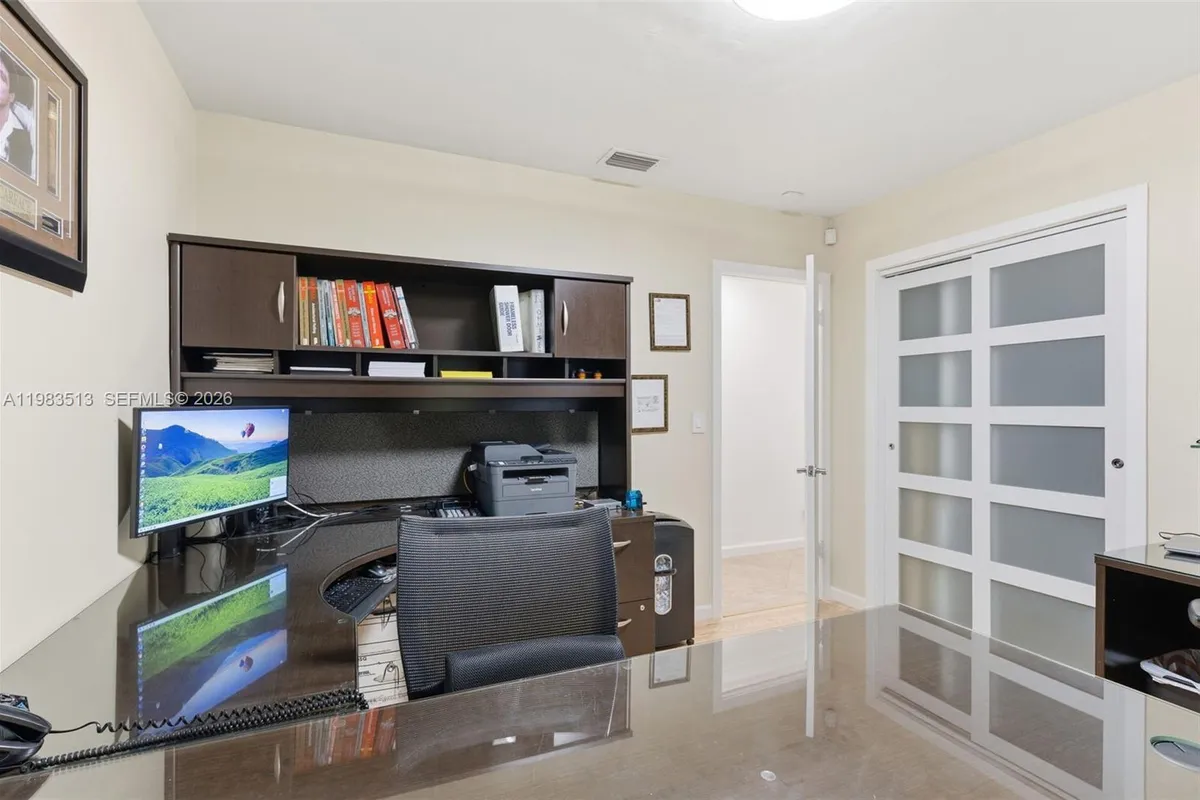 2485 NE 214th St, Miami FL 33180