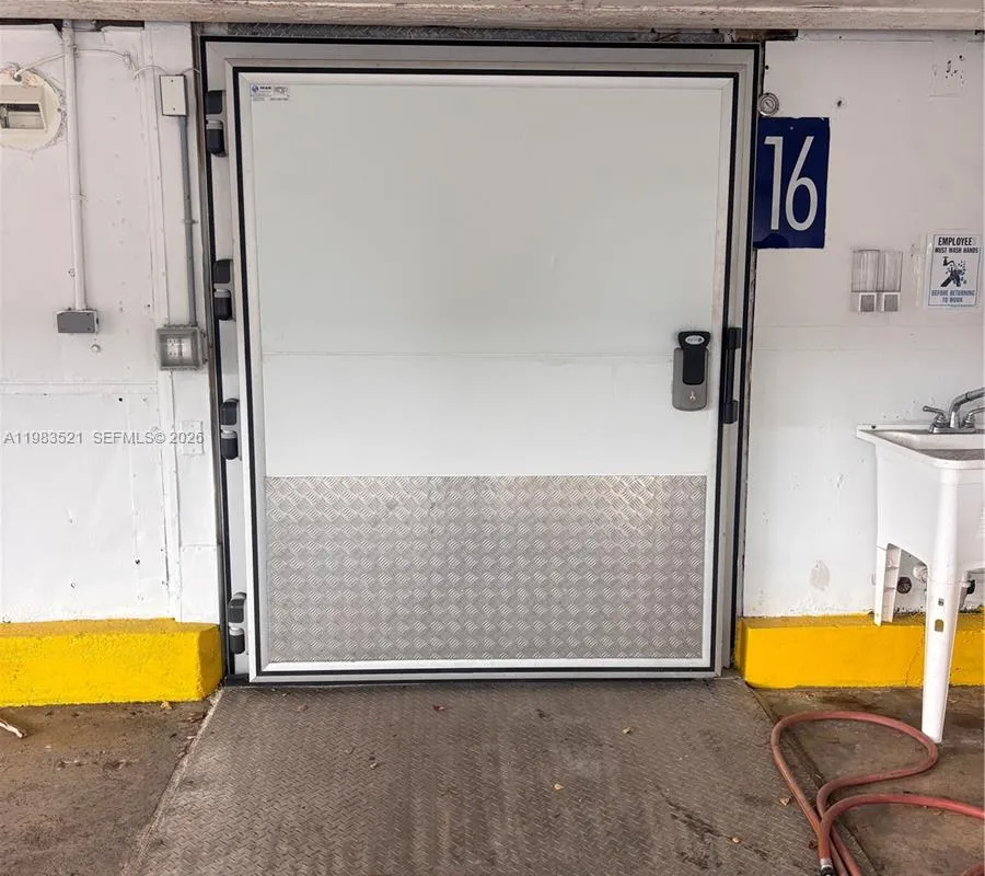 1375 NW 89th Ct, Doral FL 33172