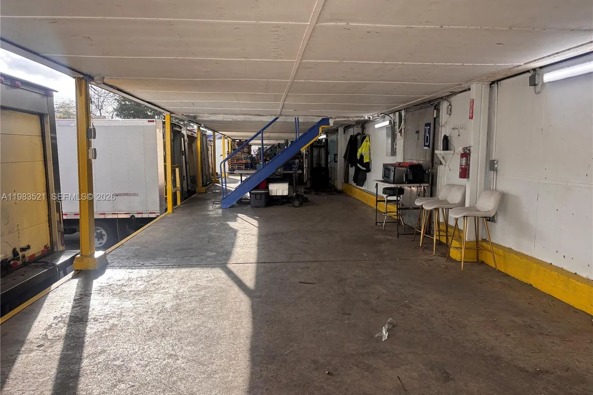 1375 NW 89th Ct, Doral FL 33172