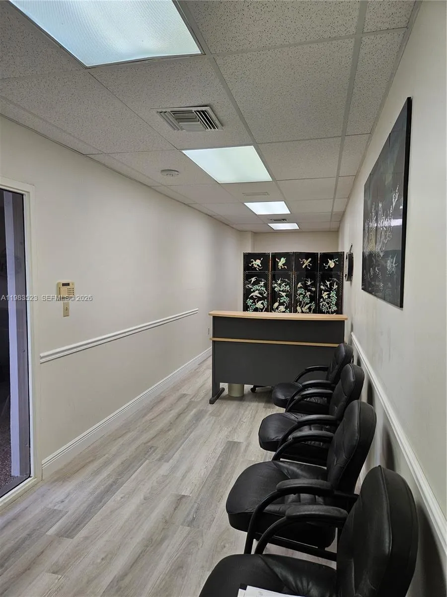 8890 W Oakland Park Blvd # M, Sunrise FL 33351