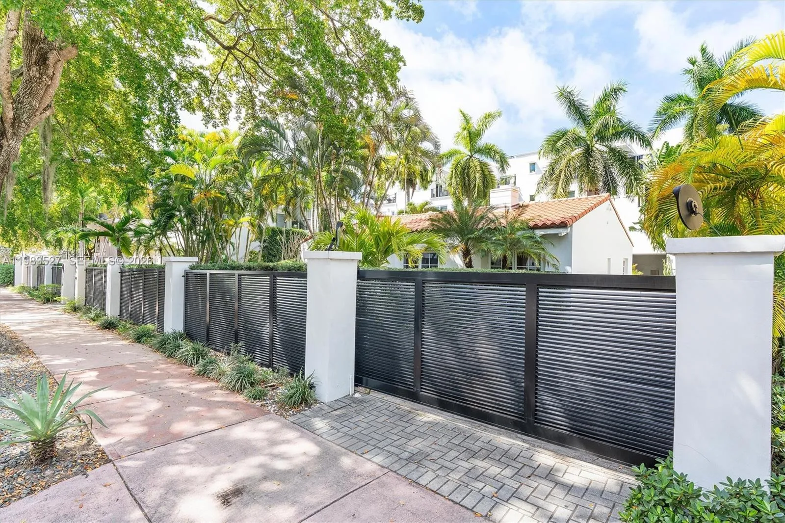 1024 Lenox Ave # 1, Miami Beach FL 33139