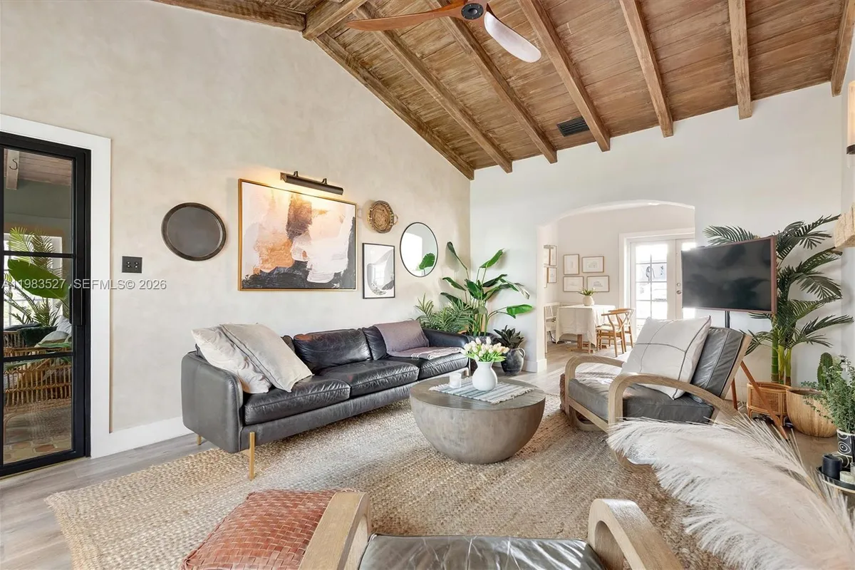 1024 Lenox Ave # 1, Miami Beach FL 33139