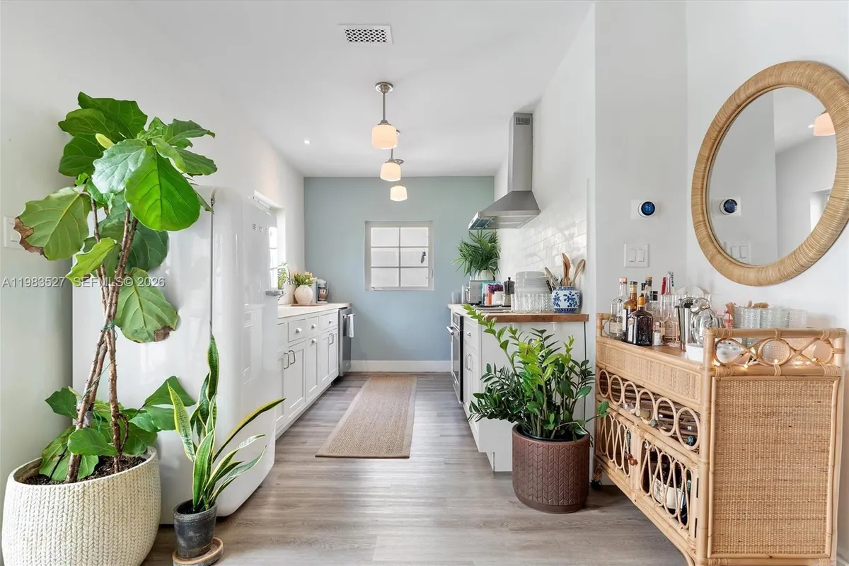 1024 Lenox Ave # 1, Miami Beach FL 33139