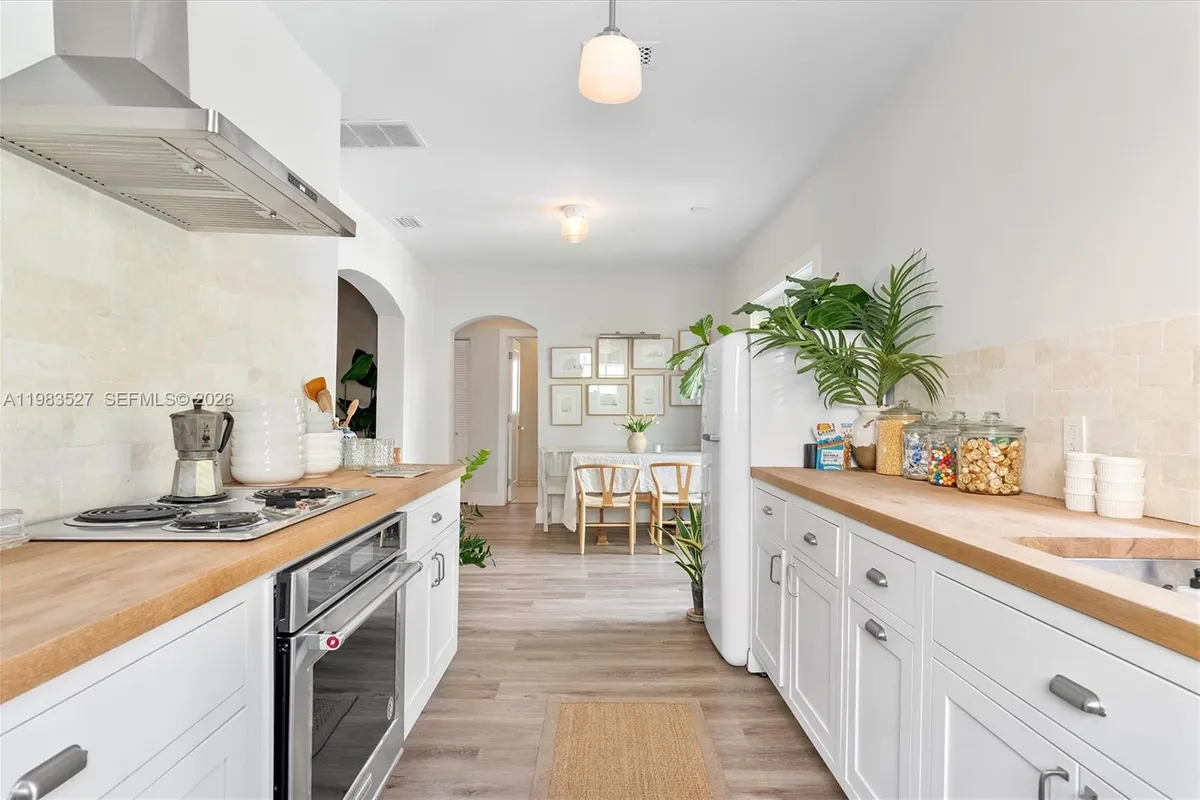 1024 Lenox Ave # 1, Miami Beach FL 33139