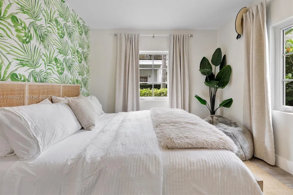 1024 Lenox Ave # 1, Miami Beach FL 33139