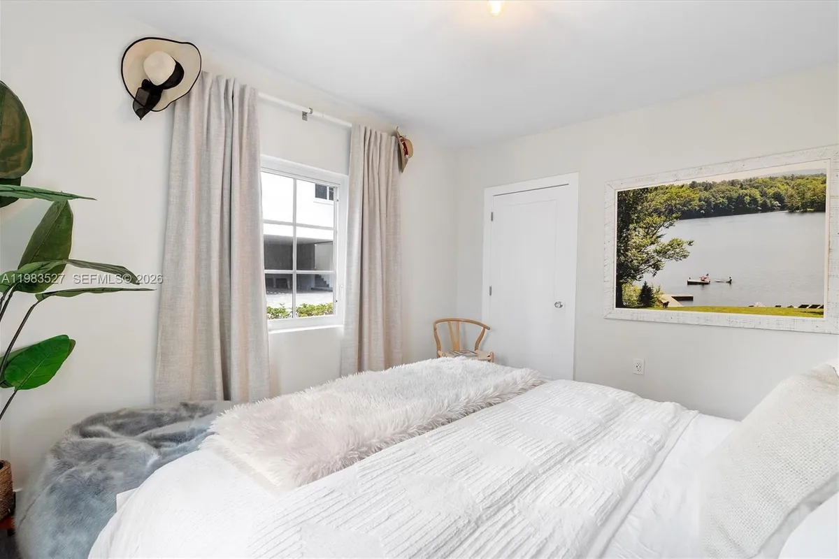 1024 Lenox Ave # 1, Miami Beach FL 33139