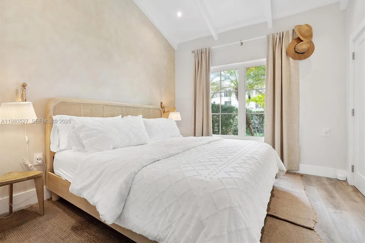 1024 Lenox Ave # 1, Miami Beach FL 33139