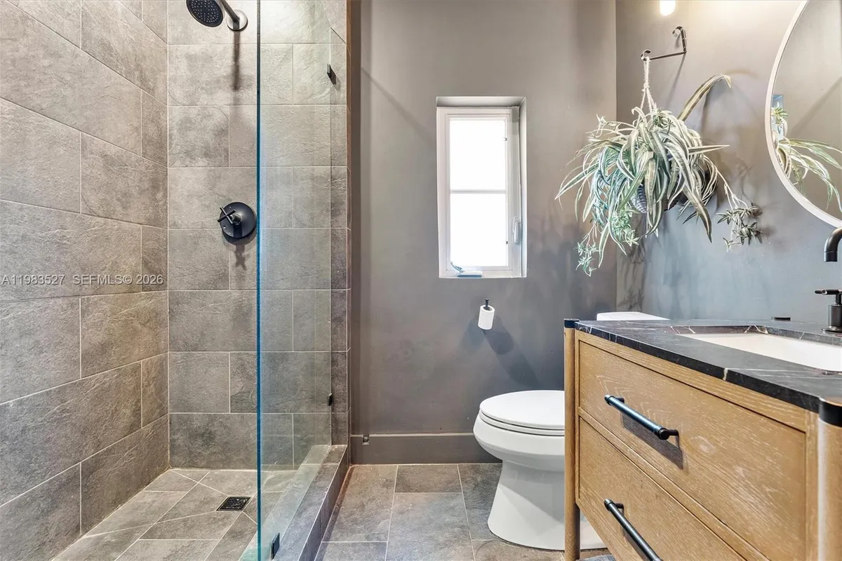 1024 Lenox Ave # 1, Miami Beach FL 33139