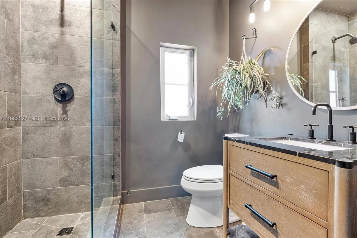 1024 Lenox Ave # 1, Miami Beach FL 33139