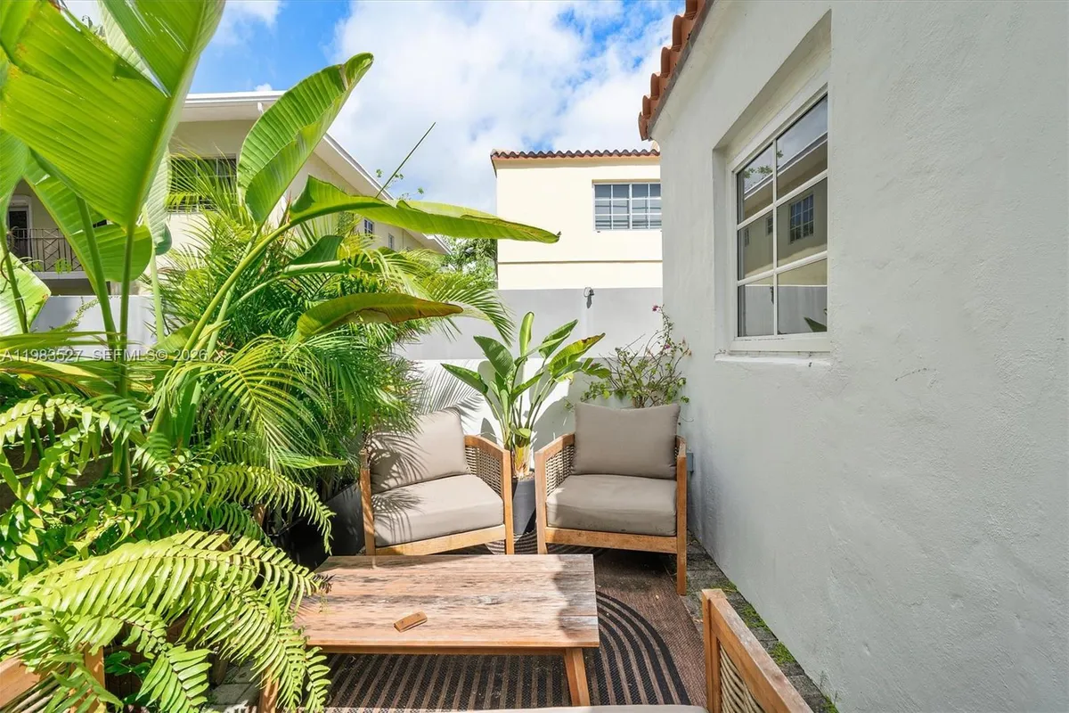 1024 Lenox Ave # 1, Miami Beach FL 33139