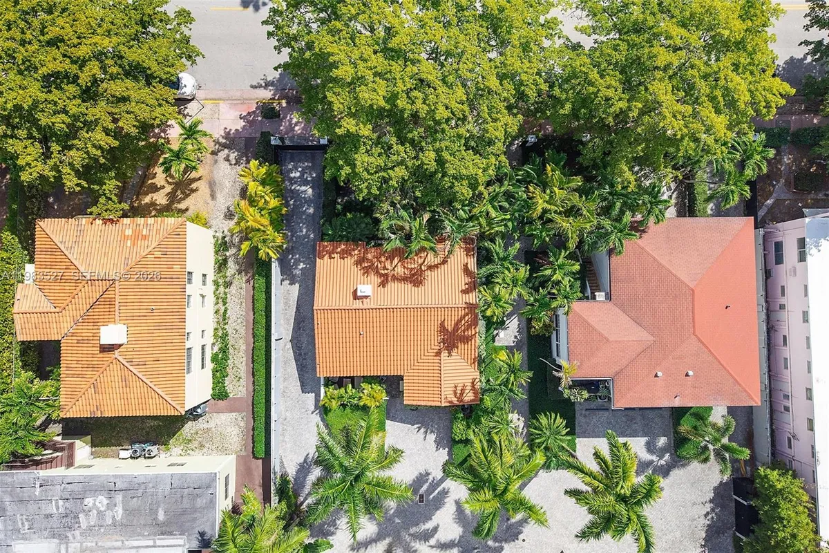 1024 Lenox Ave # 1, Miami Beach FL 33139