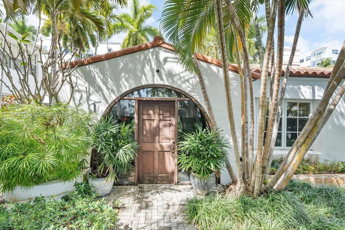 1024 Lenox Ave # 1, Miami Beach FL 33139