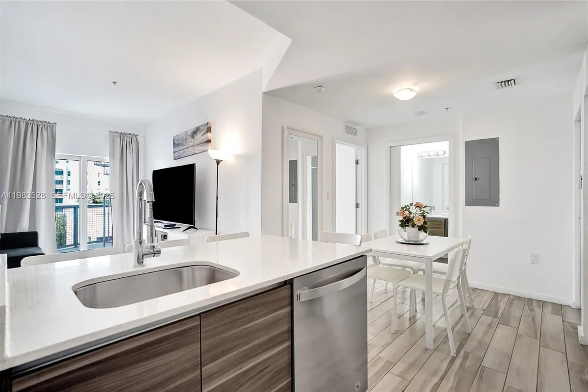 481 NE 29th St # 702, Miami FL 33137