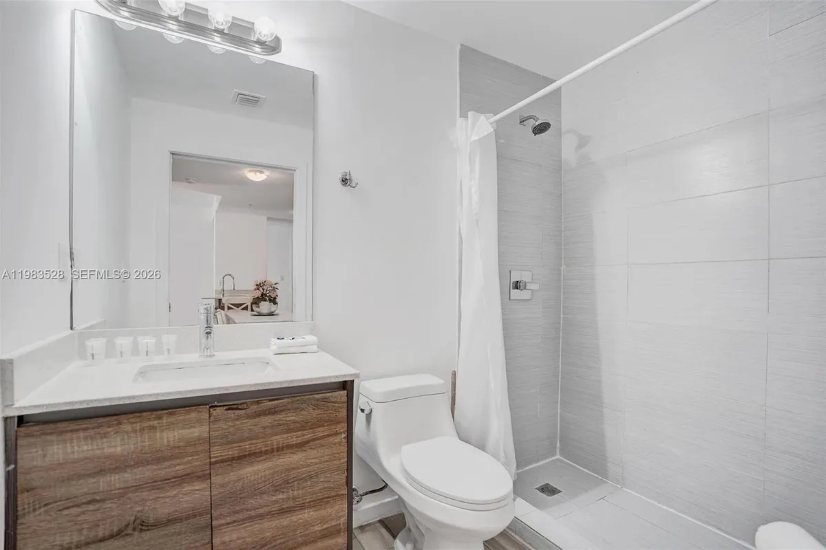 481 NE 29th St # 702, Miami FL 33137