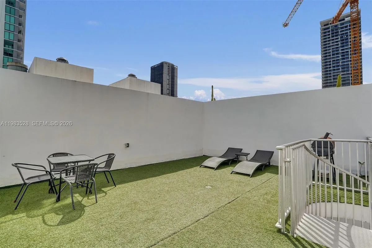 481 NE 29th St # 702, Miami FL 33137