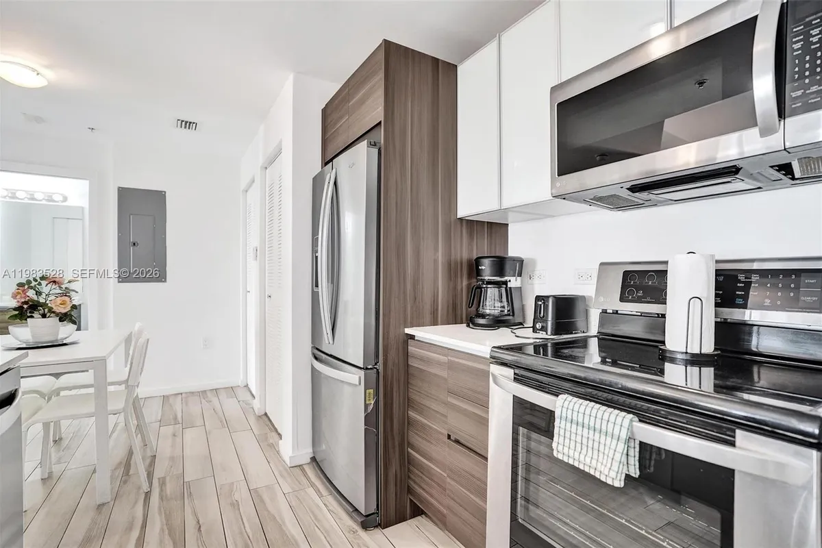 481 NE 29th St # 702, Miami FL 33137