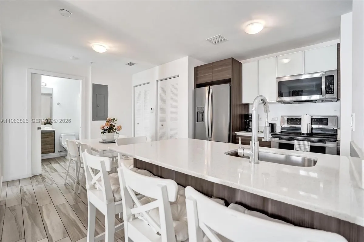 481 NE 29th St # 702, Miami FL 33137