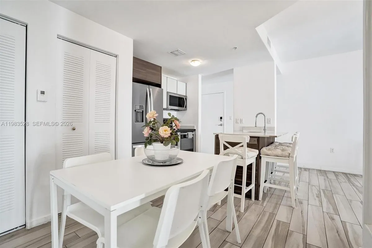 481 NE 29th St # 702, Miami FL 33137