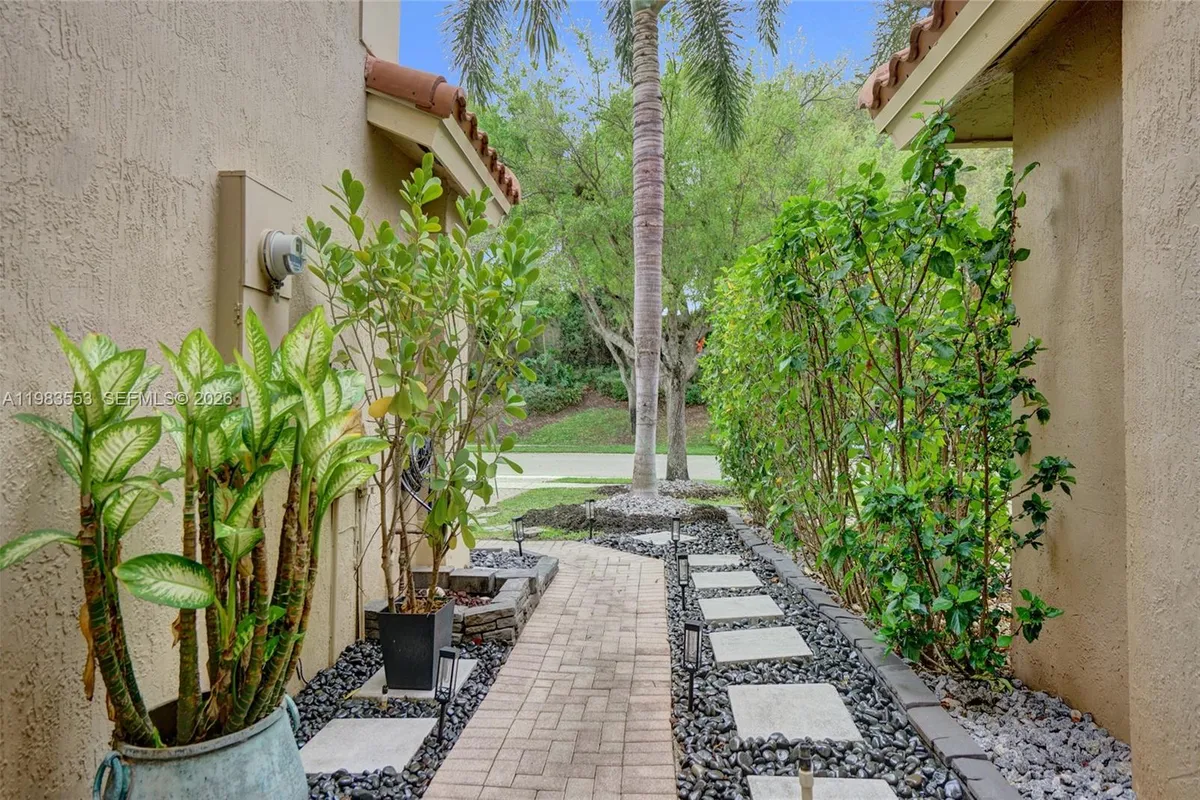 12513 NW 56th Dr, Coral Springs FL 33076