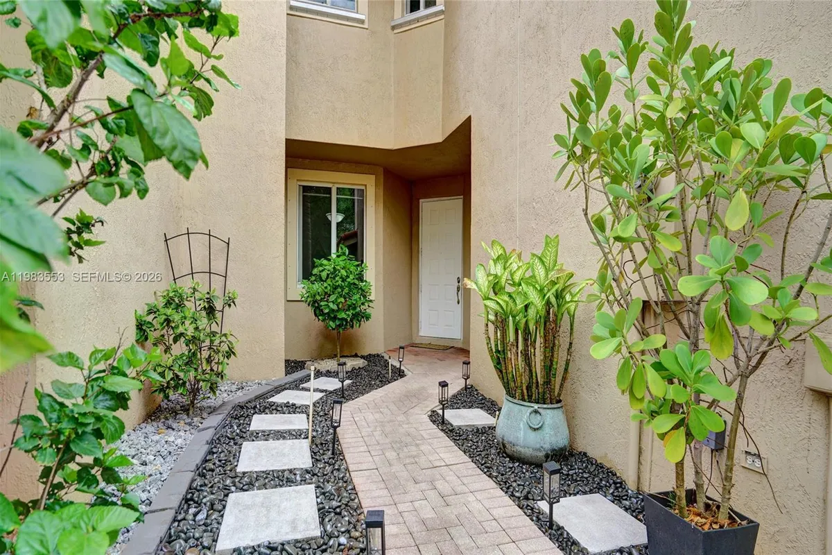 12513 NW 56th Dr, Coral Springs FL 33076