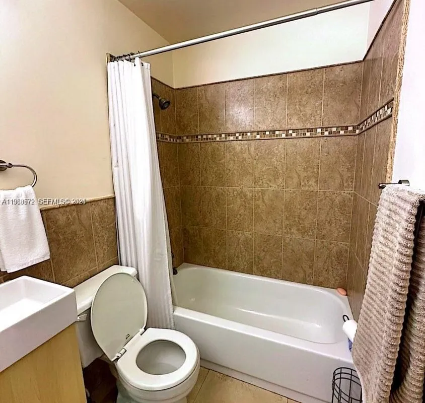 9729 Hammocks Blvd # 207E, Miami FL 33196