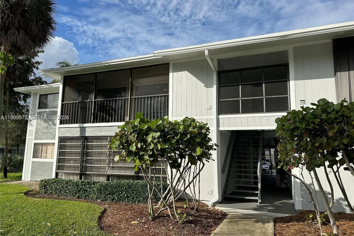 9729 Hammocks Blvd # 207E, Miami FL 33196