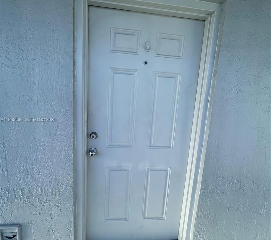 6121 W 24th Ave # 206, Hialeah FL 33016
