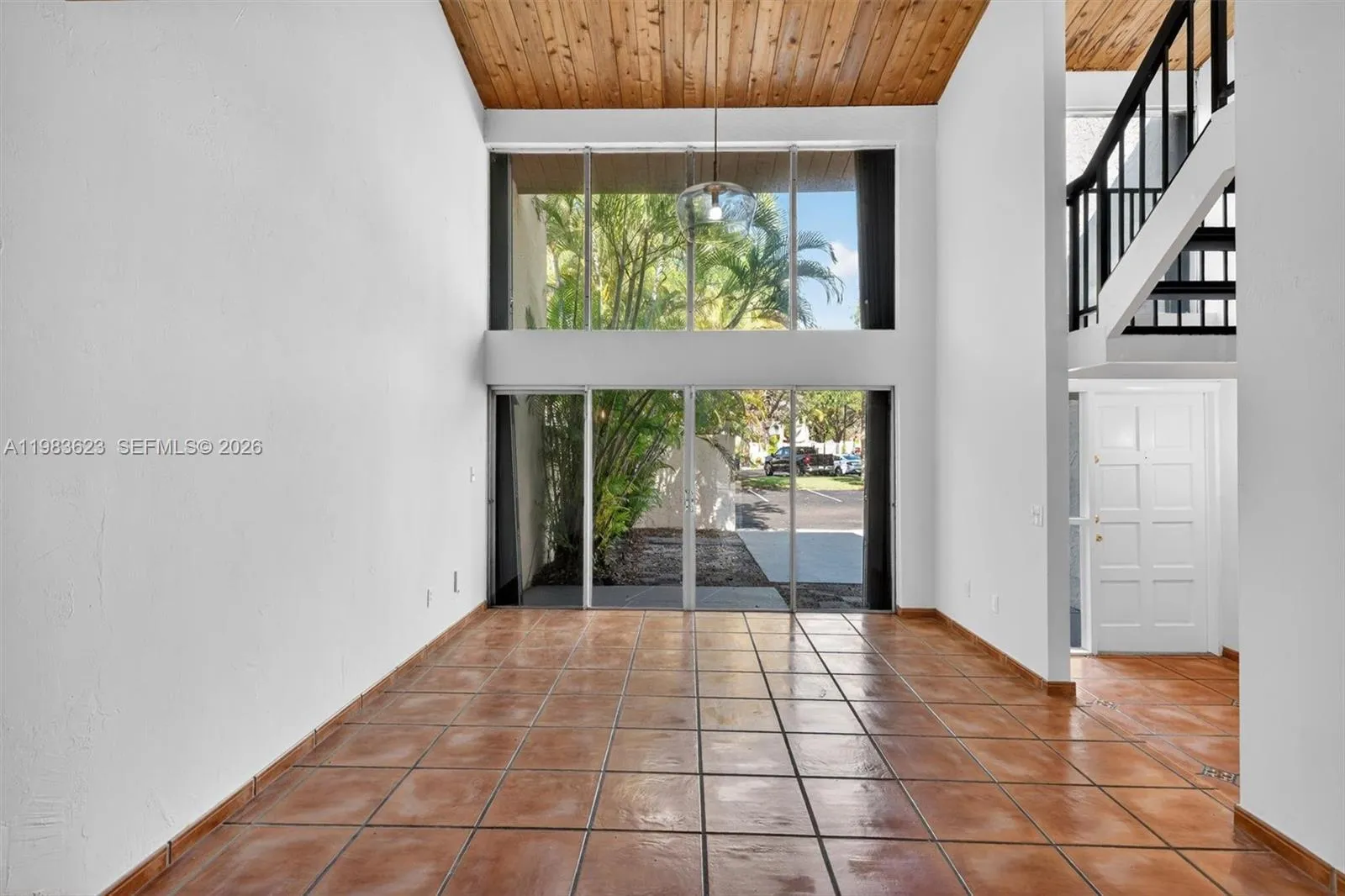 10406 SW 76th St, Miami FL 33173