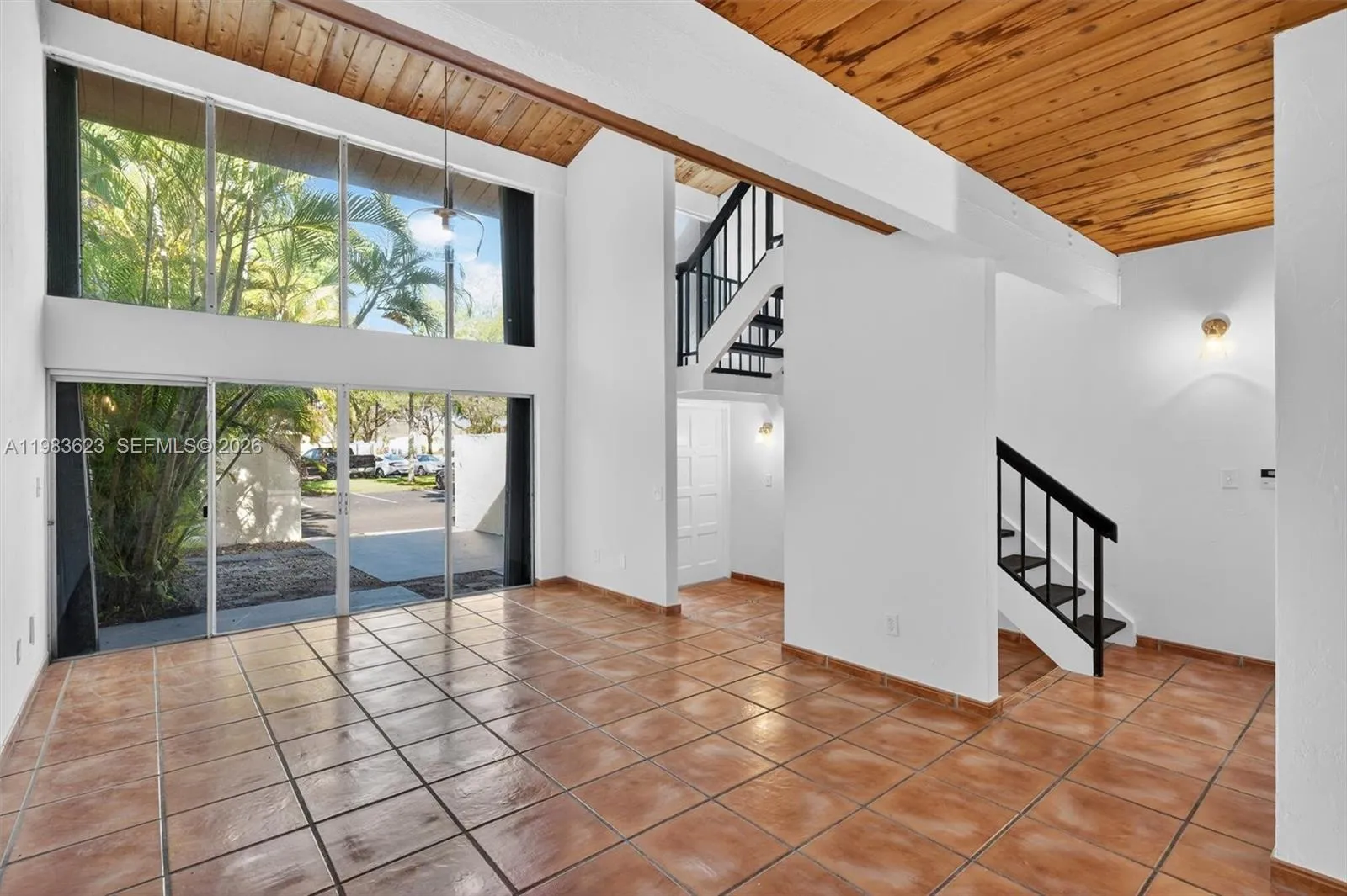 10406 SW 76th St, Miami FL 33173