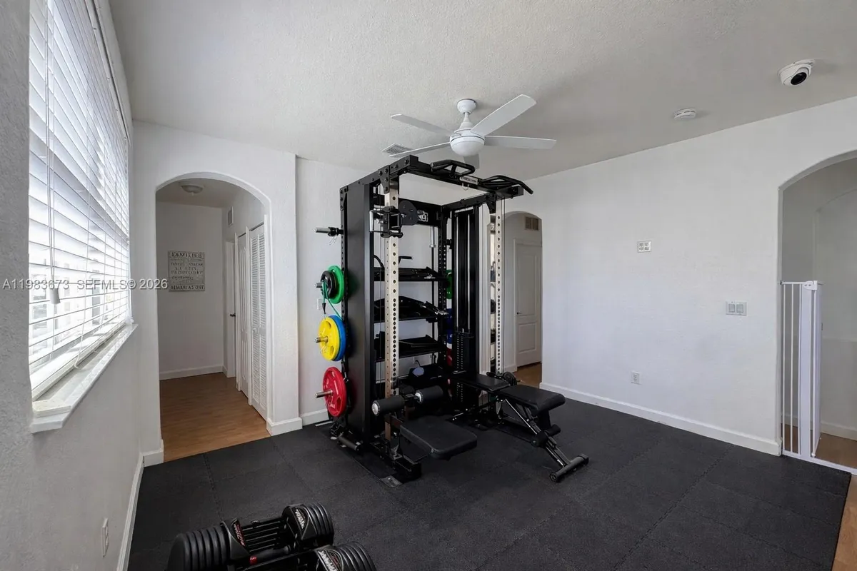 7943 NW 111th Ct, Doral FL 33178