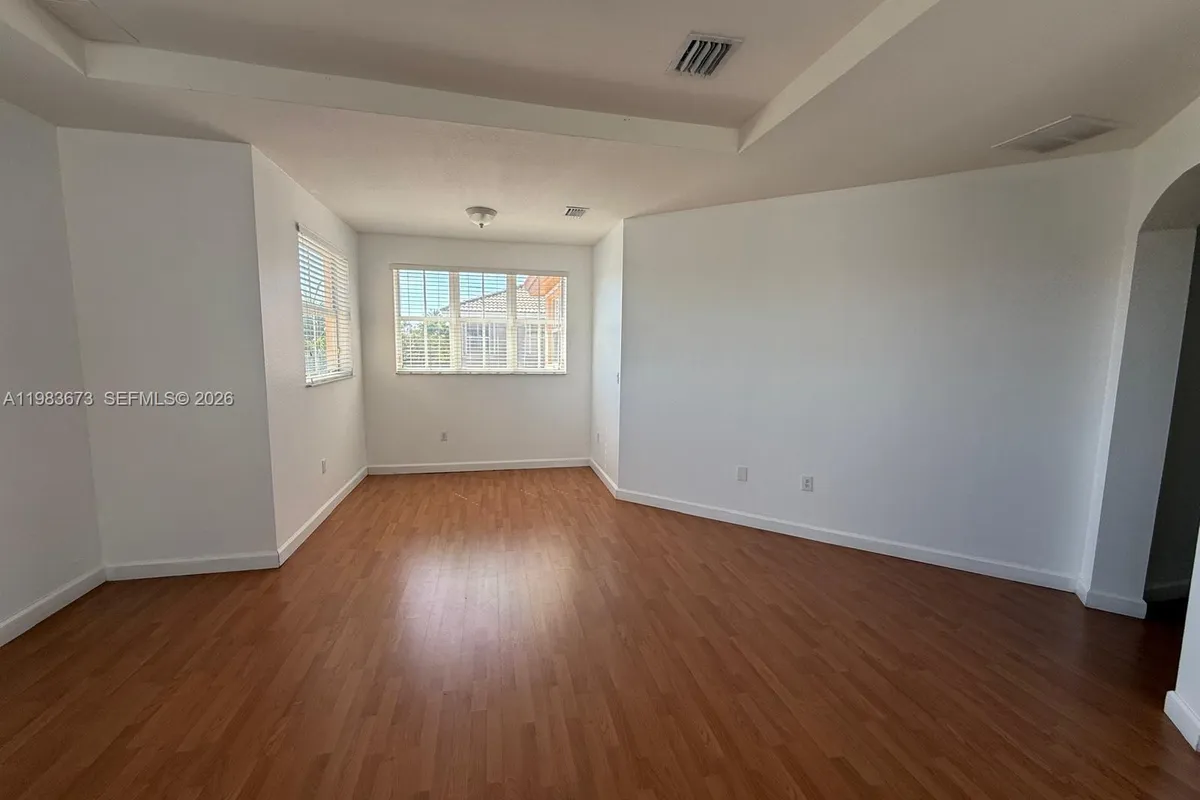 7943 NW 111th Ct, Doral FL 33178