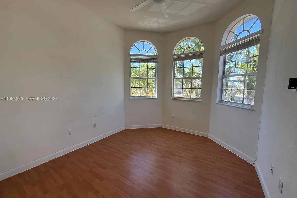 7943 NW 111th Ct, Doral FL 33178