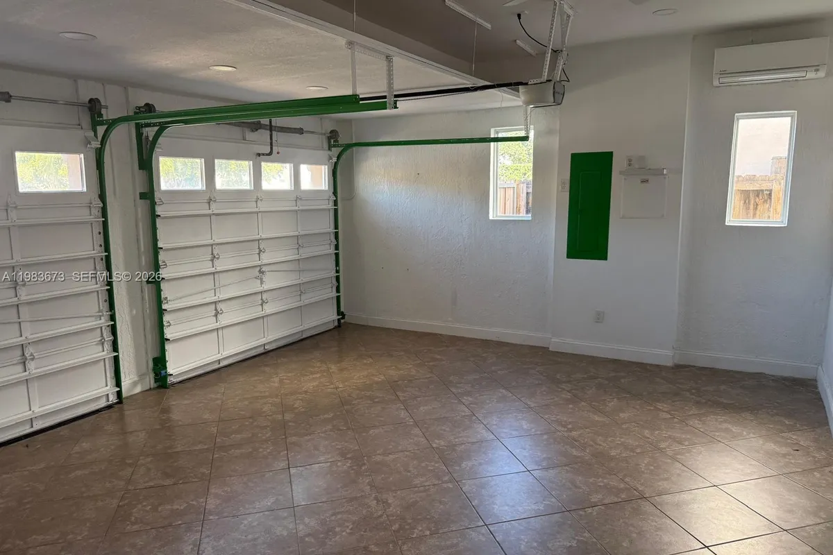 7943 NW 111th Ct, Doral FL 33178