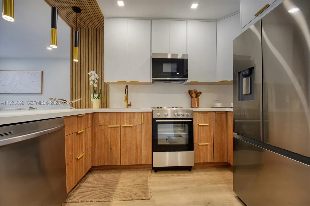 654 NW 45th St, Oakland Park FL 33309