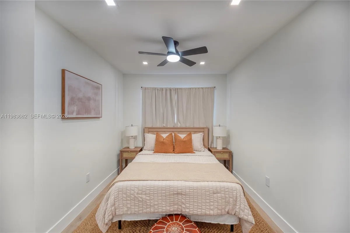 654 NW 45th St, Oakland Park FL 33309