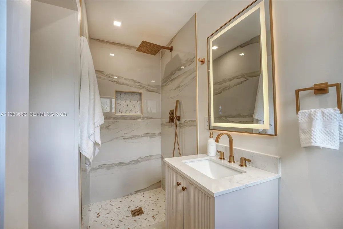 654 NW 45th St, Oakland Park FL 33309