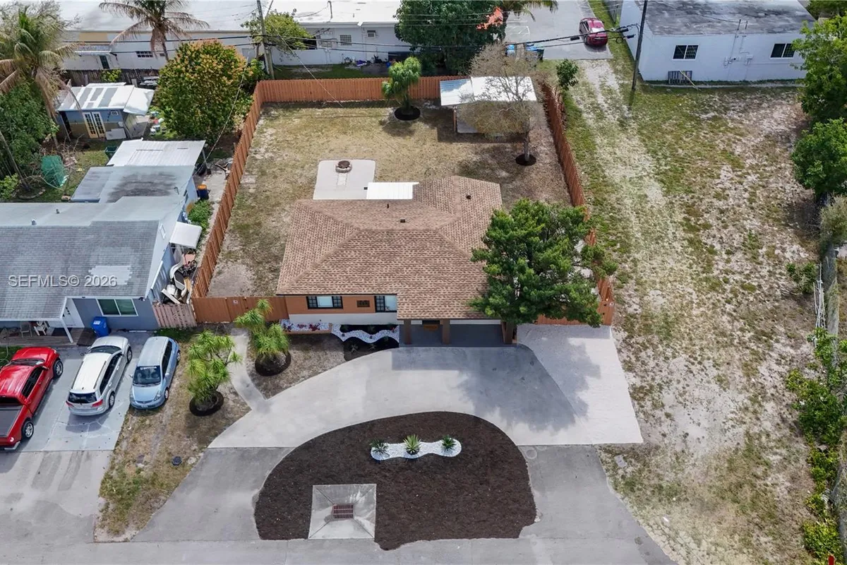 654 NW 45th St, Oakland Park FL 33309