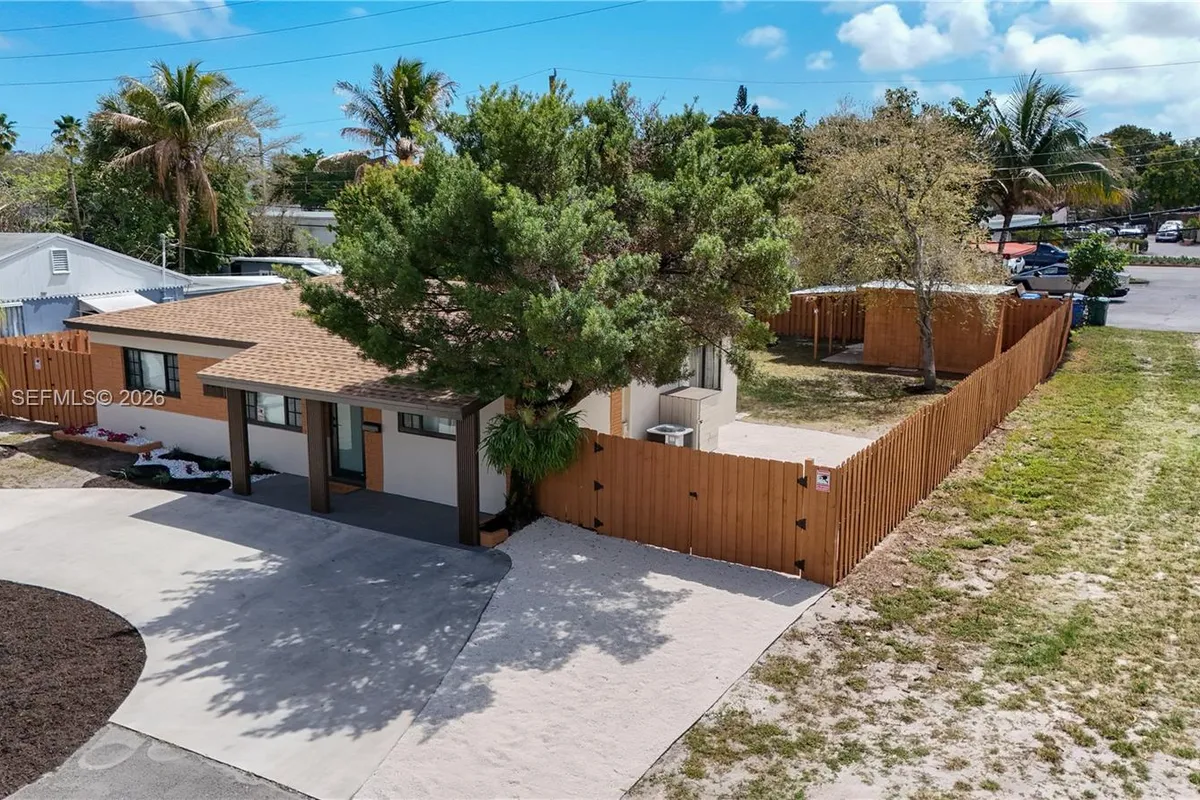 654 NW 45th St, Oakland Park FL 33309