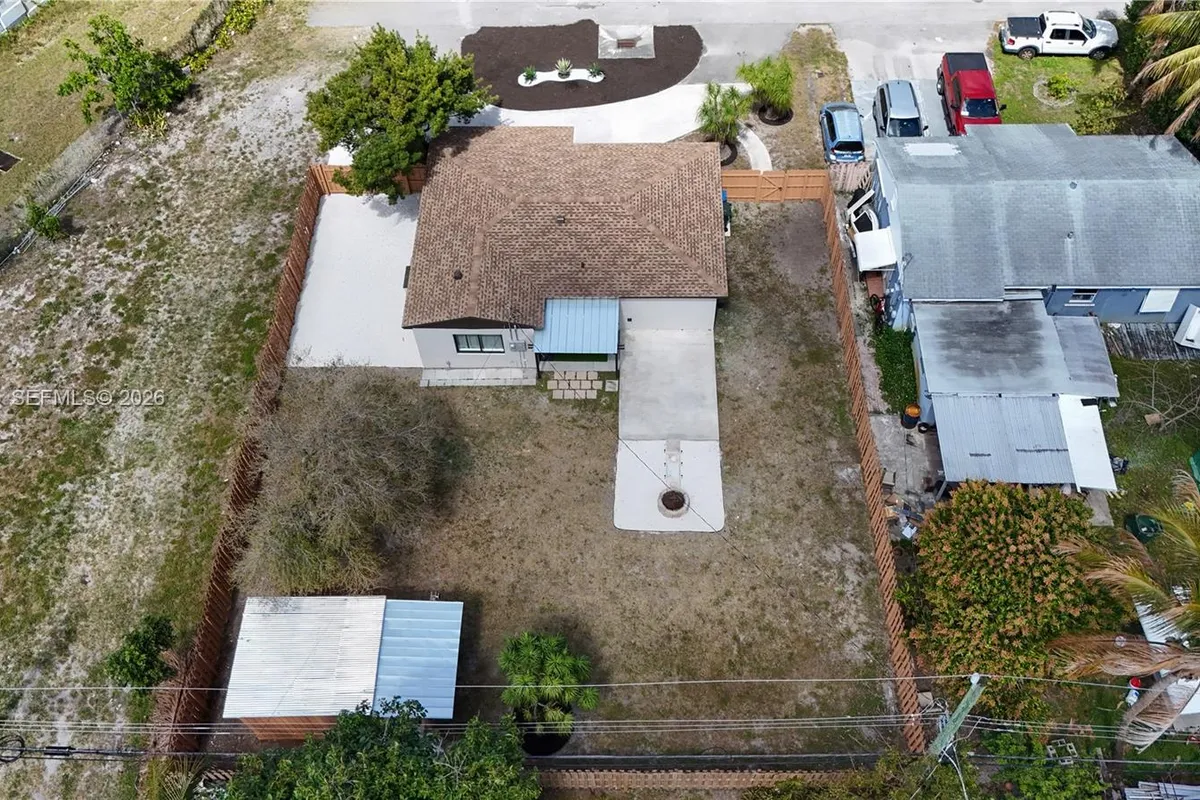 654 NW 45th St, Oakland Park FL 33309