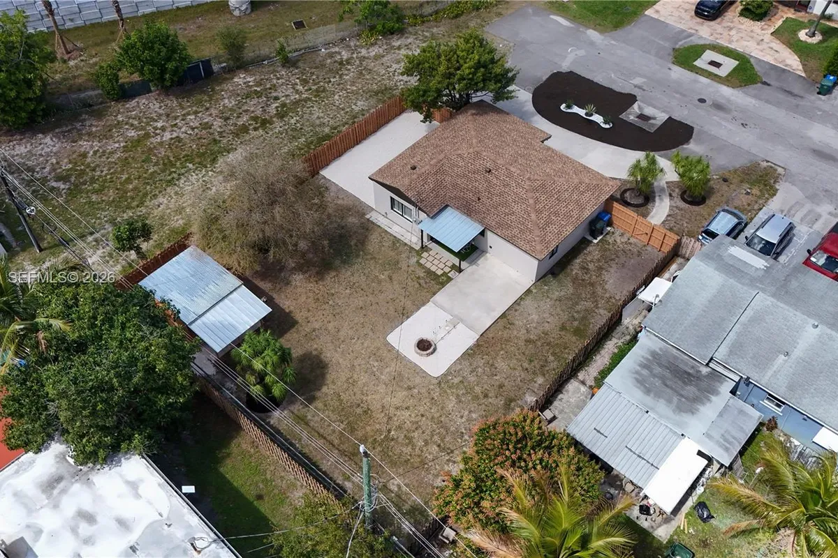 654 NW 45th St, Oakland Park FL 33309