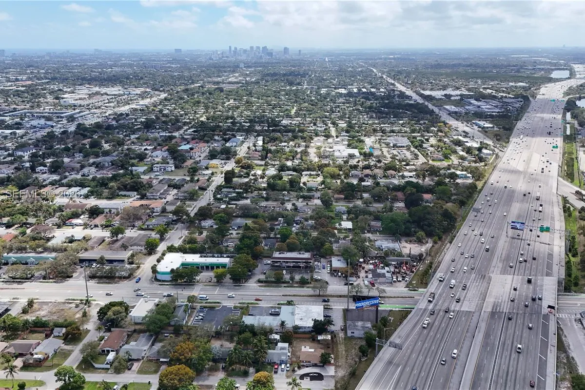 654 NW 45th St, Oakland Park FL 33309